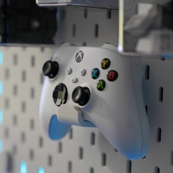 Universal Controller Holder for Pegboard – Gamepad Wall Mount Organizer for Xbox & PlayStation